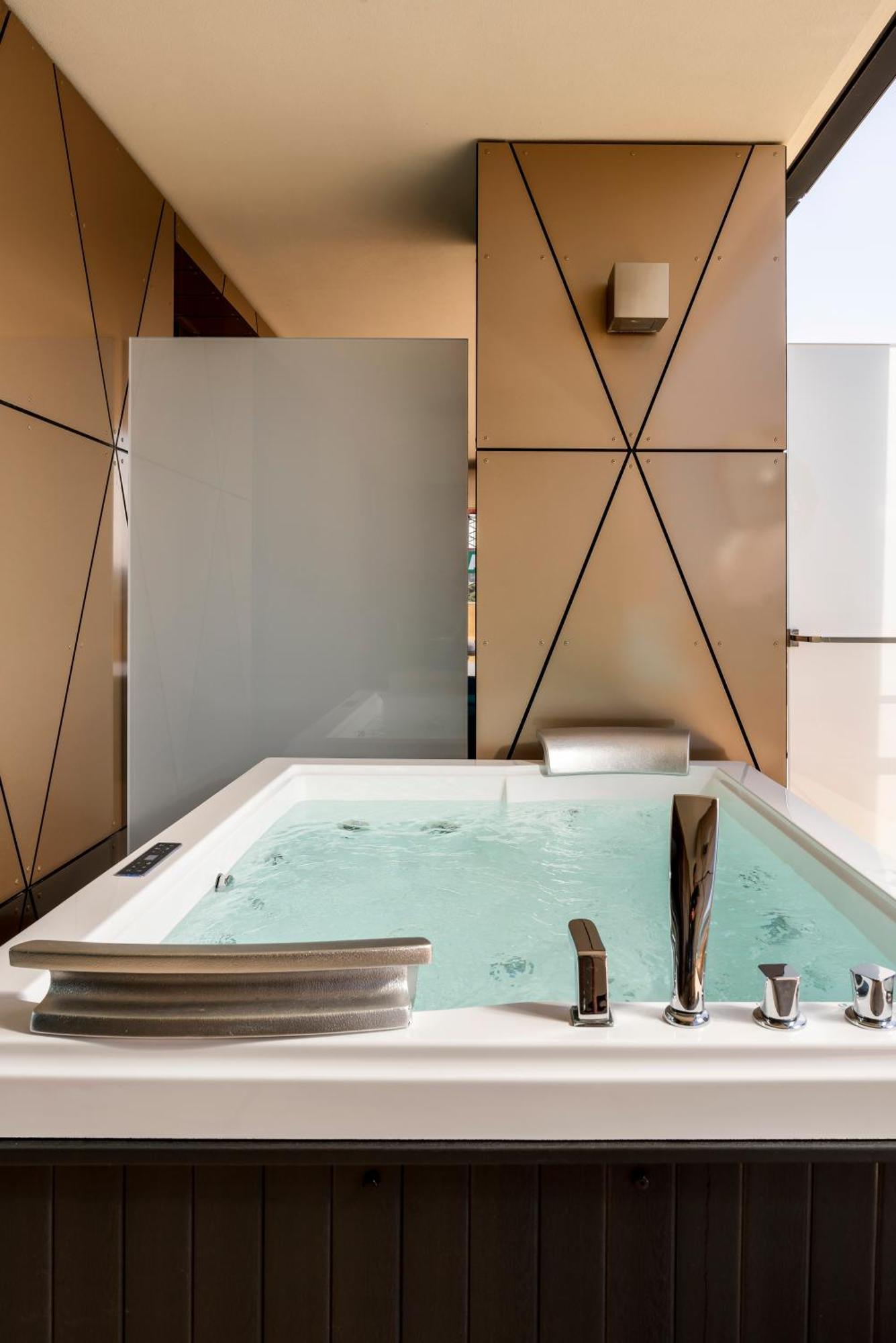 The Promenade Luxury Wellness Hotel Riccione Exteriör bild