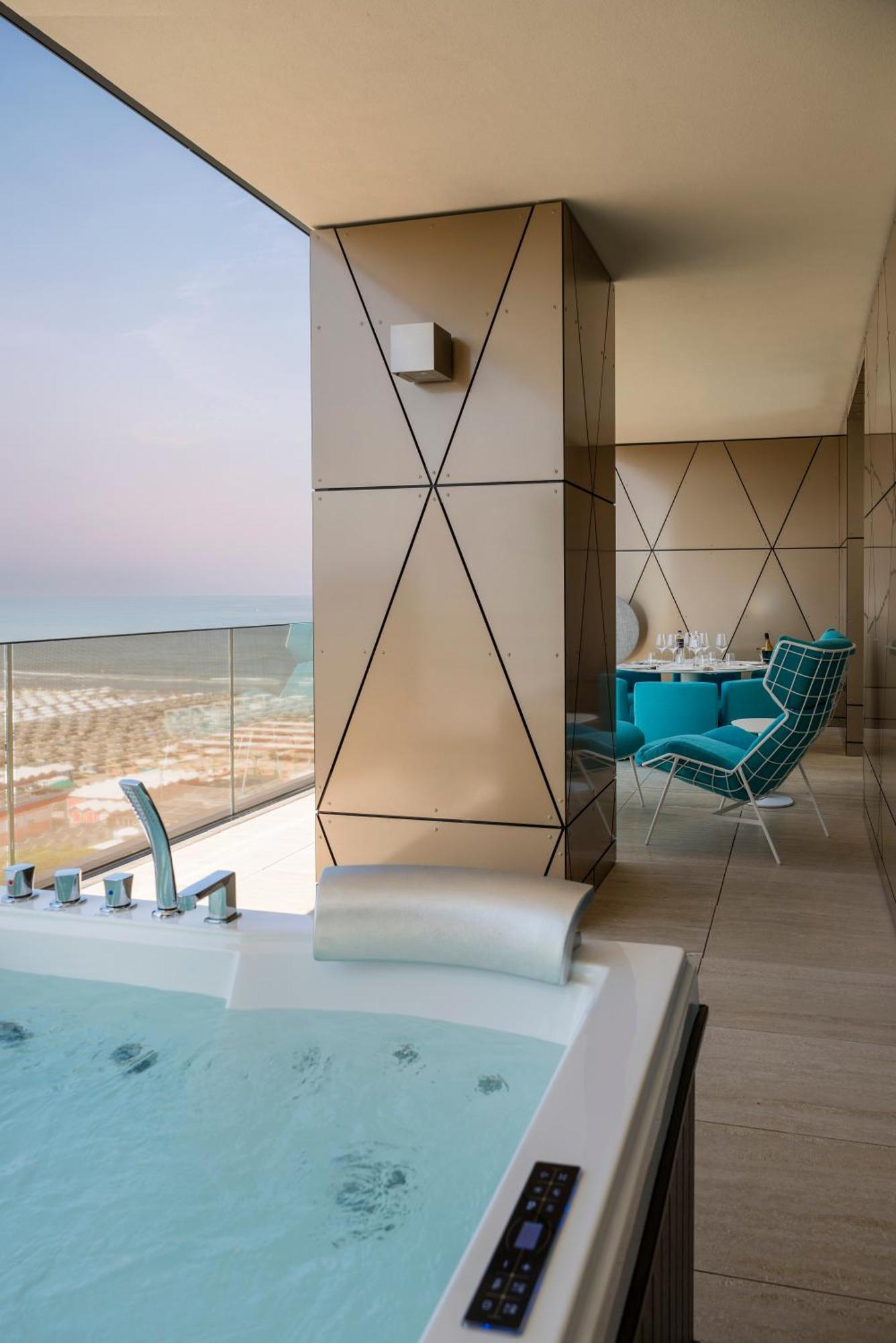 The Promenade Luxury Wellness Hotel Riccione Exteriör bild